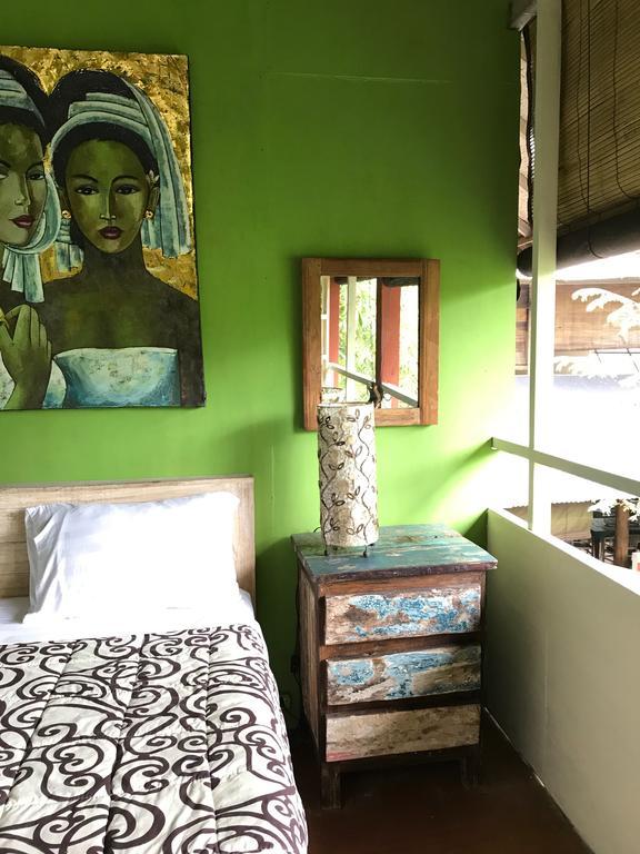 Serenity House Hotel Ubud Esterno foto
